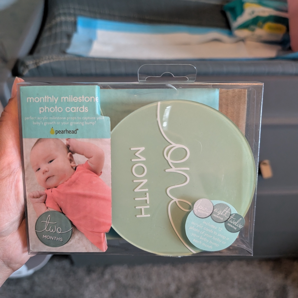 Pearhead Green Monthly Milestone Cards